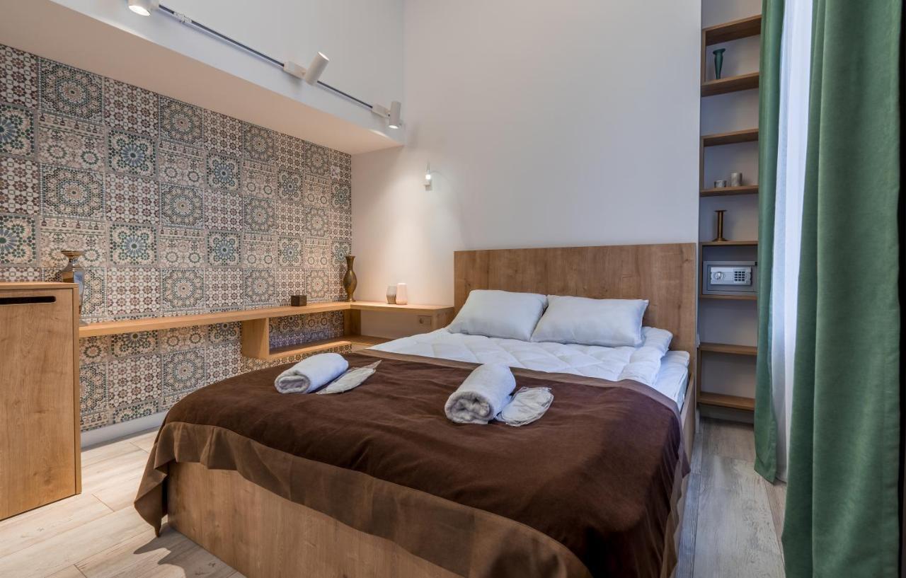Mini Hotel On Aghmashenebeli Ave ティビリシ エクステリア 写真