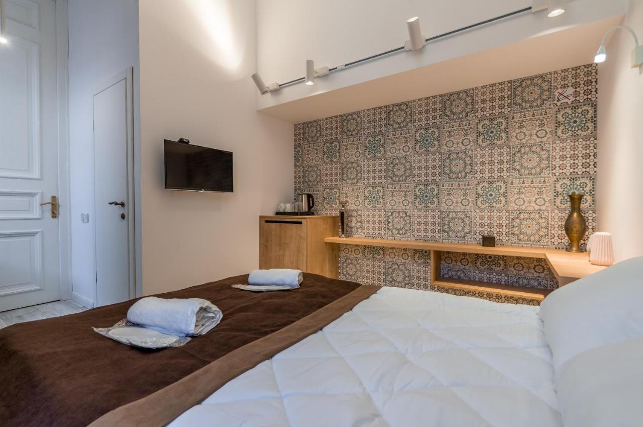 Mini Hotel On Aghmashenebeli Ave ティビリシ エクステリア 写真
