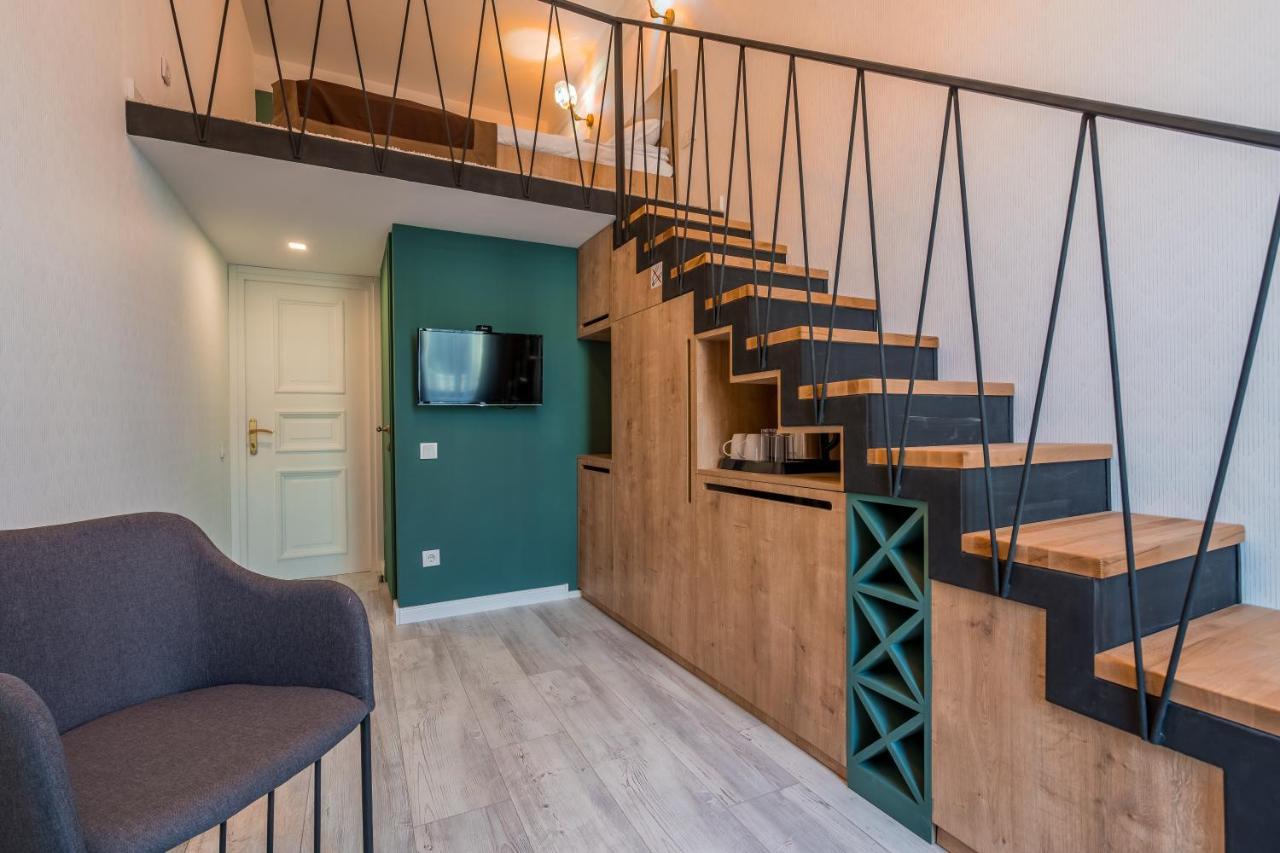 Mini Hotel On Aghmashenebeli Ave ティビリシ エクステリア 写真