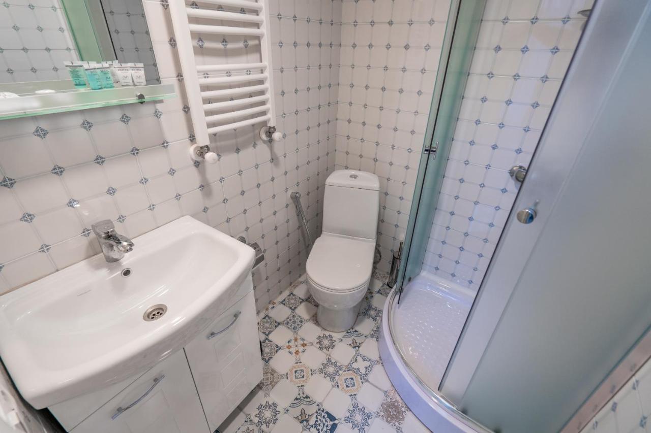 Mini Hotel On Aghmashenebeli Ave ティビリシ エクステリア 写真