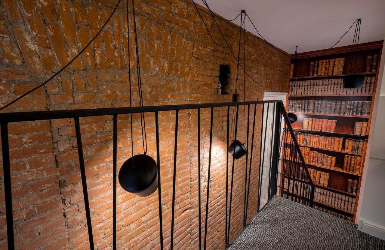 Mini Hotel On Aghmashenebeli Ave ティビリシ エクステリア 写真