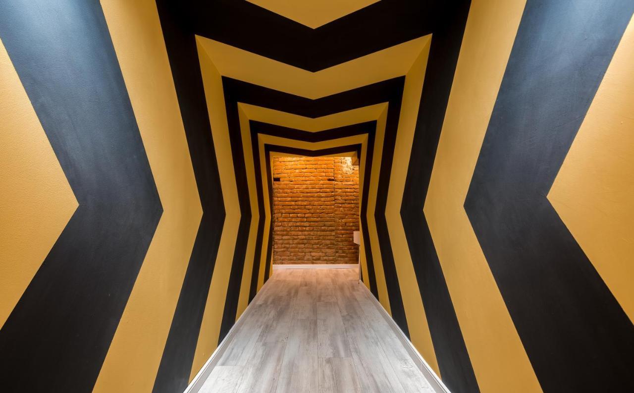 Mini Hotel On Aghmashenebeli Ave ティビリシ エクステリア 写真